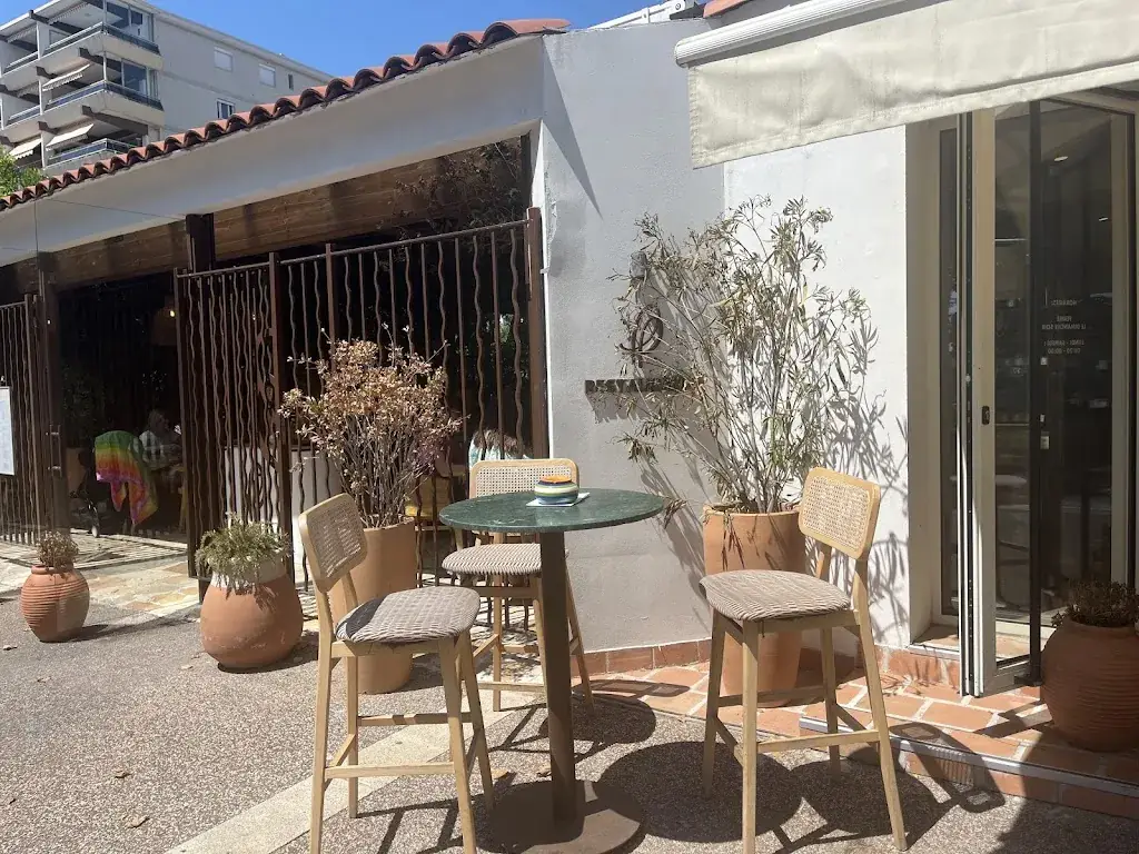 Le Petit Patio_Vallauris_slider_image_3