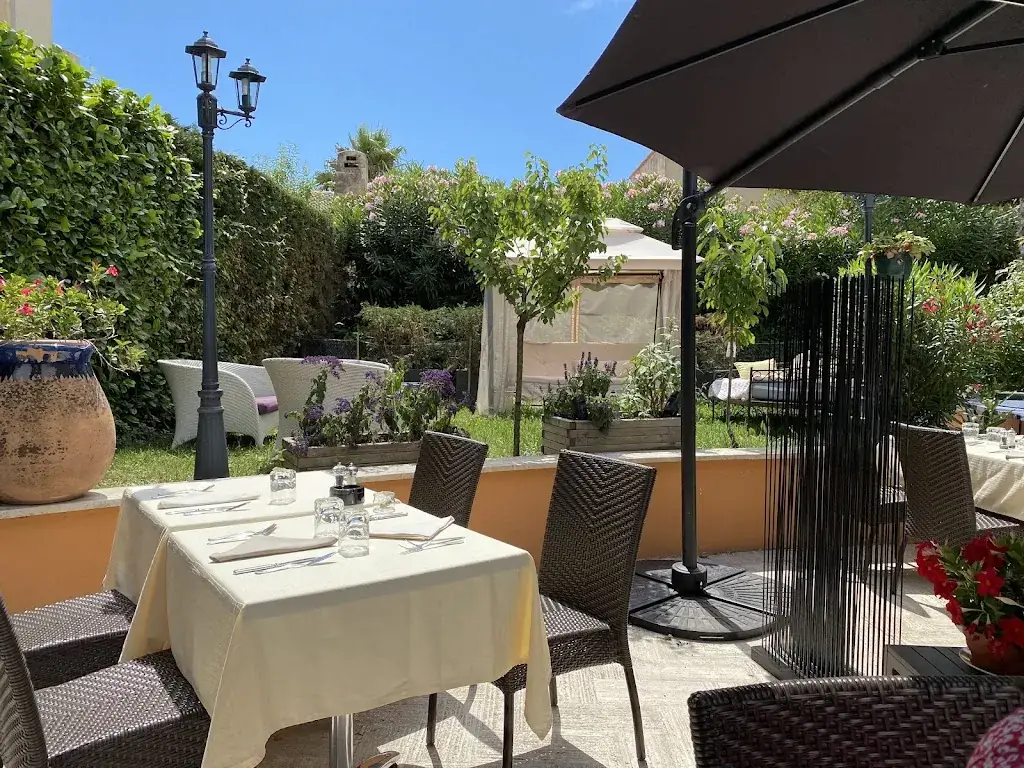 Théa Gilles_Le Sologny_Vallauris_recensione