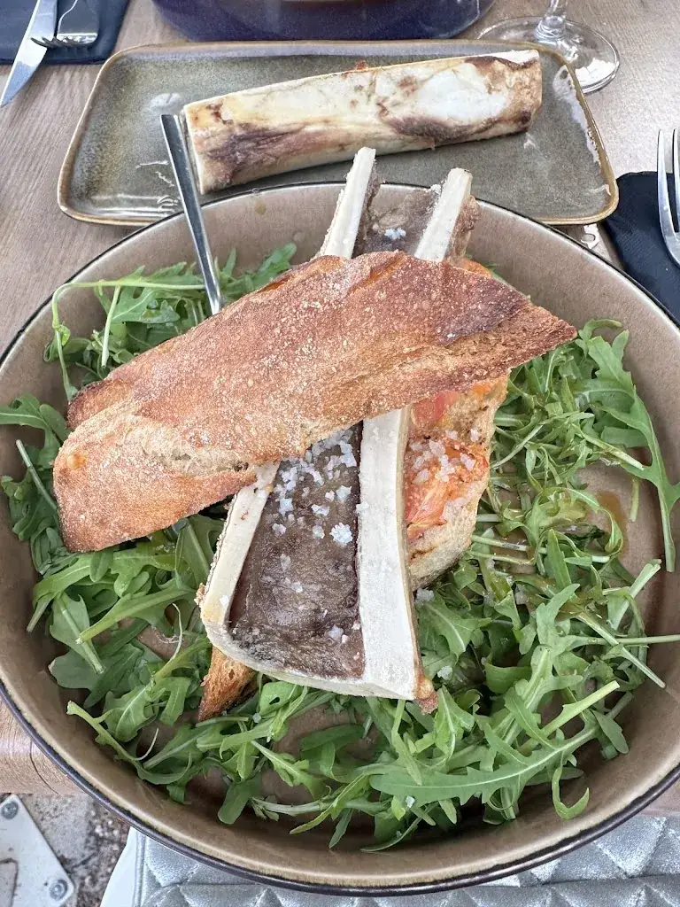 Elena Mak_Le 61_Vallauris_review