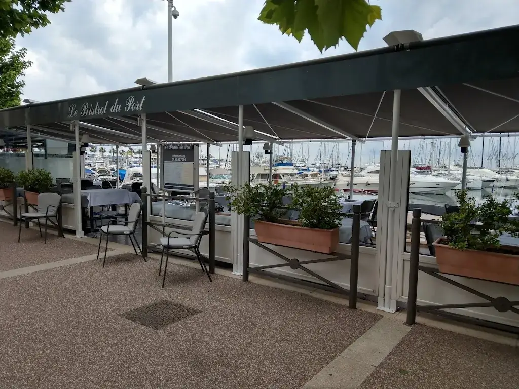 Le Bistrot du Port. Mathieu Allinei ristorante a Le