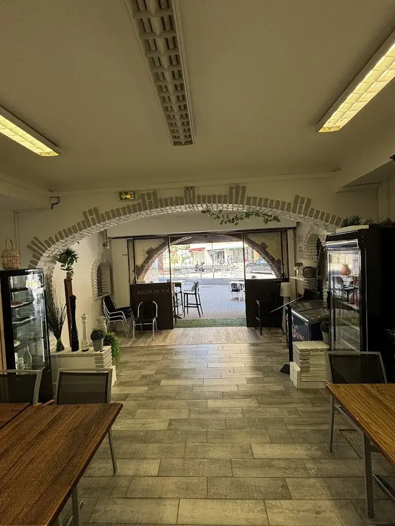 Moum's_Vallauris_slider_image_3