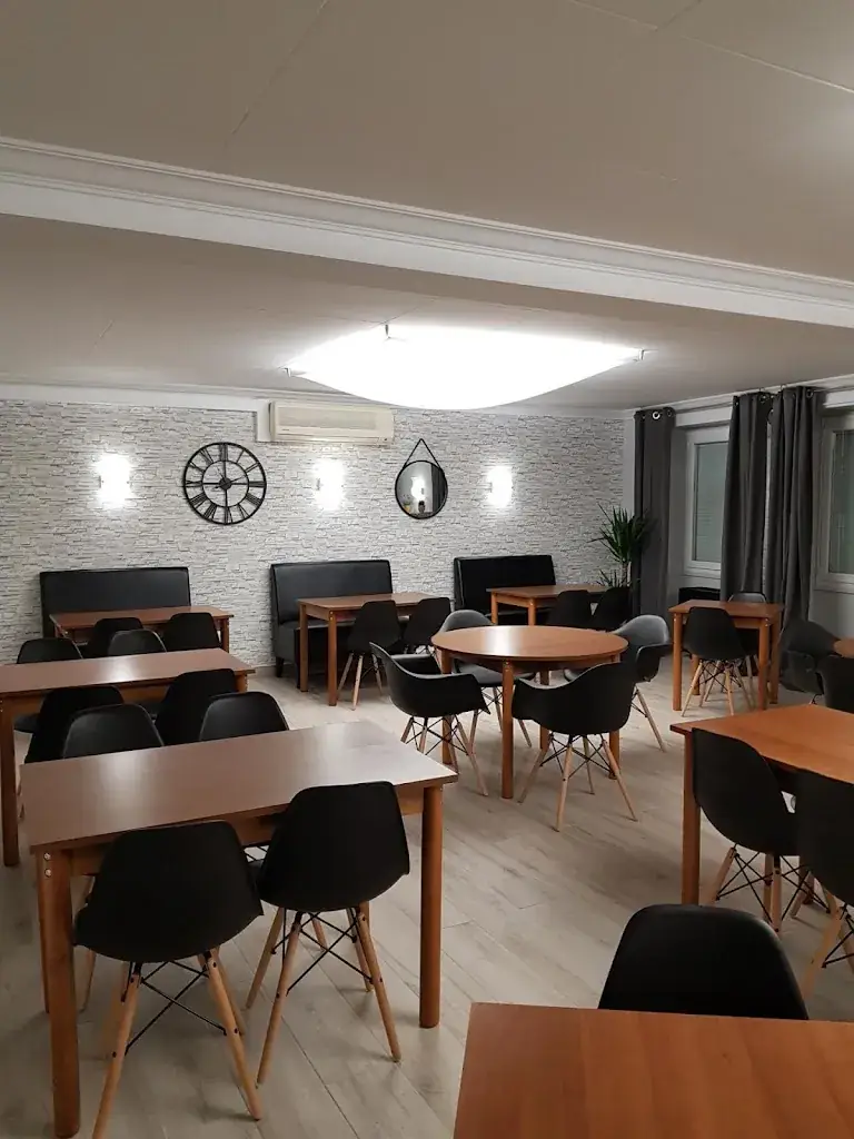 Le Bistrot des Amis restaurant in Pusignan