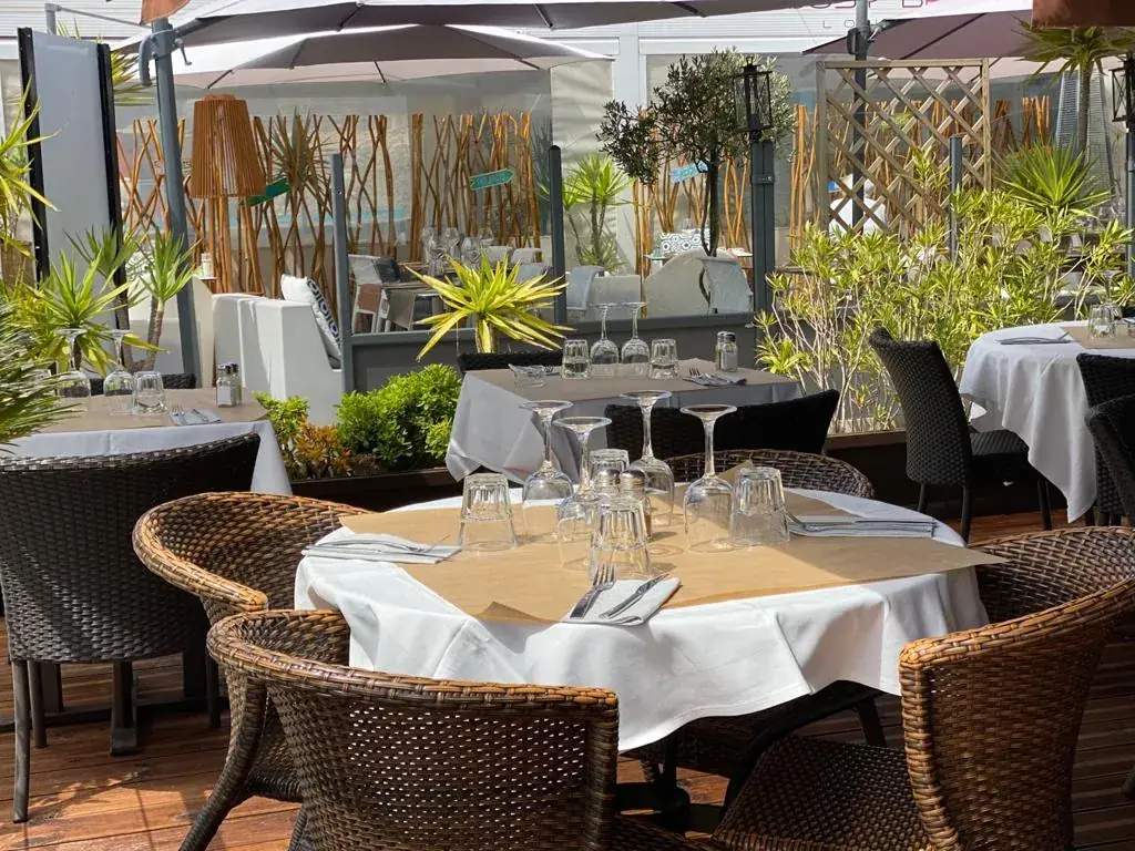 CARGO restaurant in Vallauris