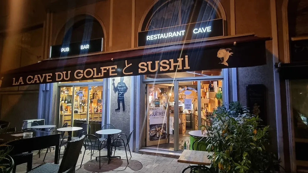 La Cave du Golfe と sushis Restaurant in Vallauris