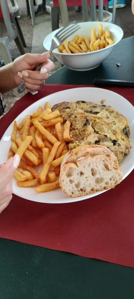 Mark C_LA SIRENE de l’orient, turque et libanais_Vallauris_review