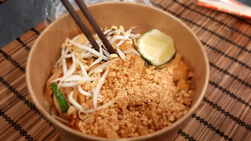 Padthaisep foodtruck Restaurant in Pusignan