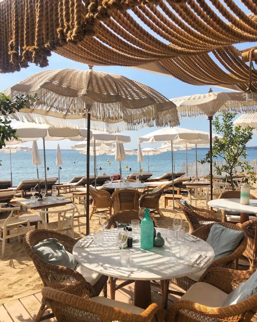 The little Beachfront Restaurant in Vallauris
