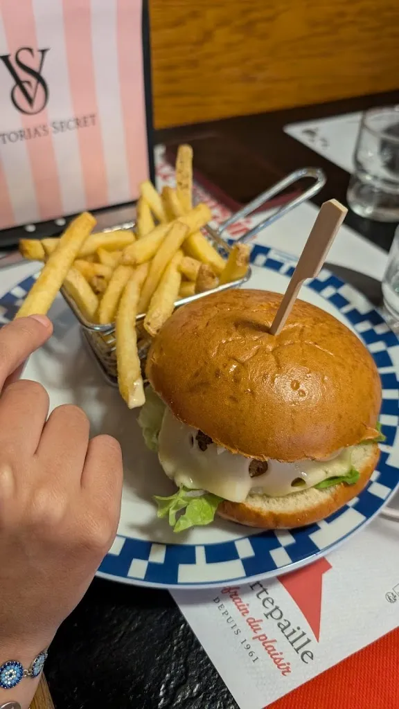 Daniela Rosales_Courtepaille_Vallauris_review