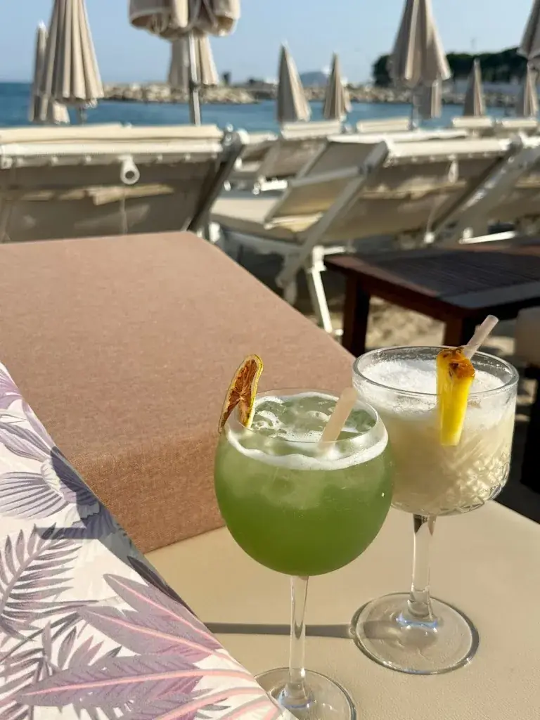 Alisa Malkova_La PAILLOTE BLANCHE_Vallauris_review