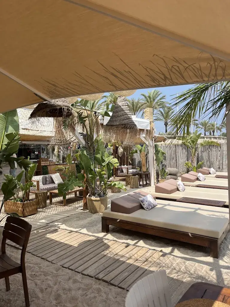 La PAILLOTE BLANCHE restaurant in Vallauris