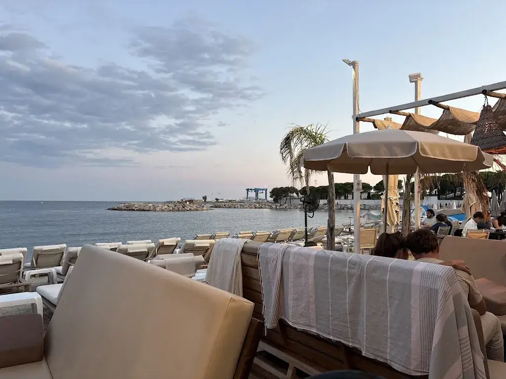 La PAILLOTE BLANCHE_Vallauris_slider_image_3