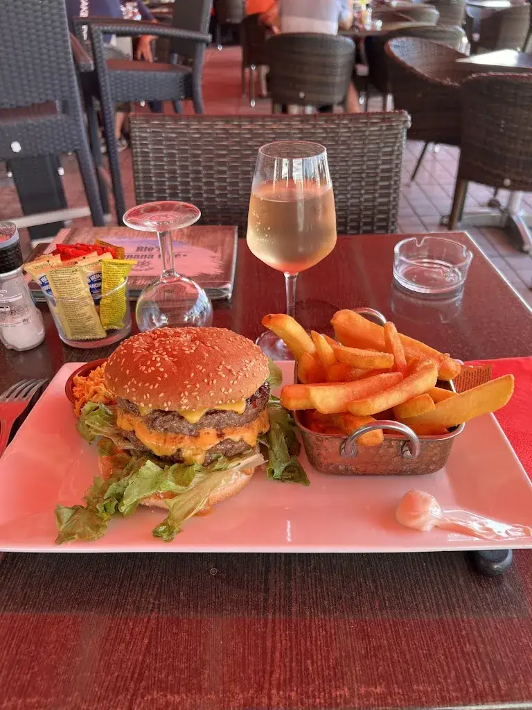 Lorian Smith_Rio's Banana Cafe_Vallauris_review