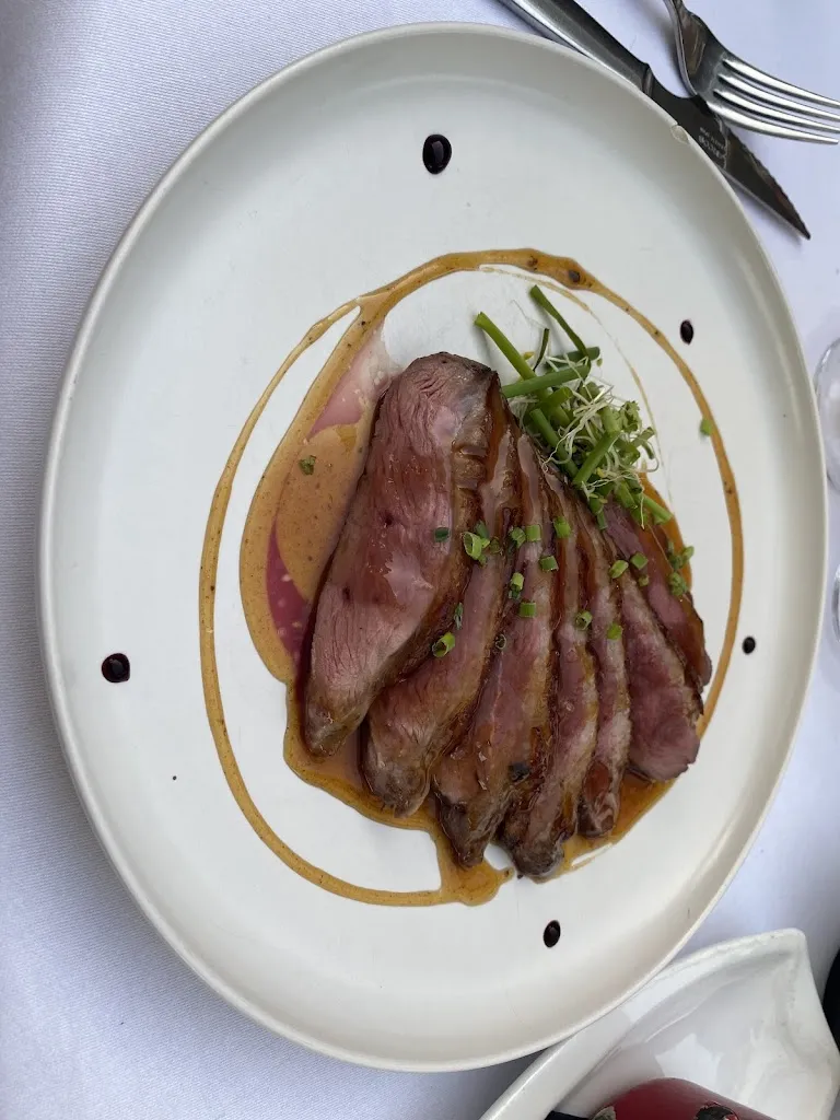 Matt Bernal_L'Abri Côtier L'Offshore_juan_review