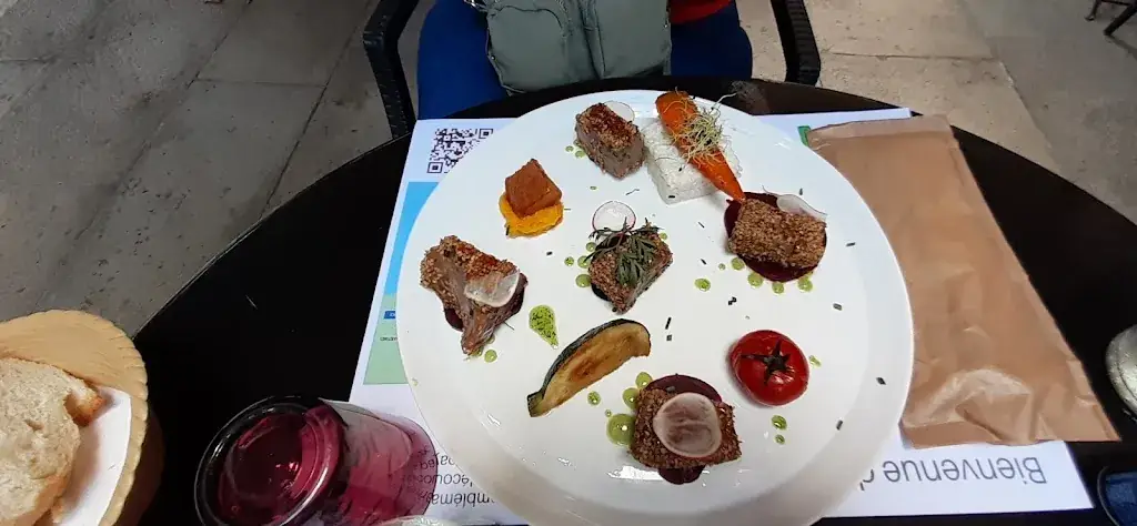 pascal GUIOT_La Cascade_Villecroze_review