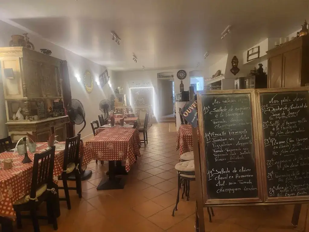 La Cascade ristorante a Villecroze