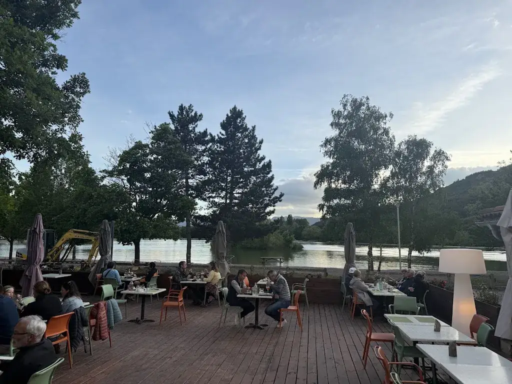 Richard Sawhney_La Terrasse_Veynes_review