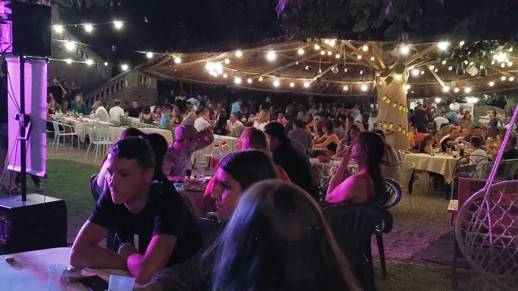 Hostel La Bastide Neuve_Villelaure_slider_image_2