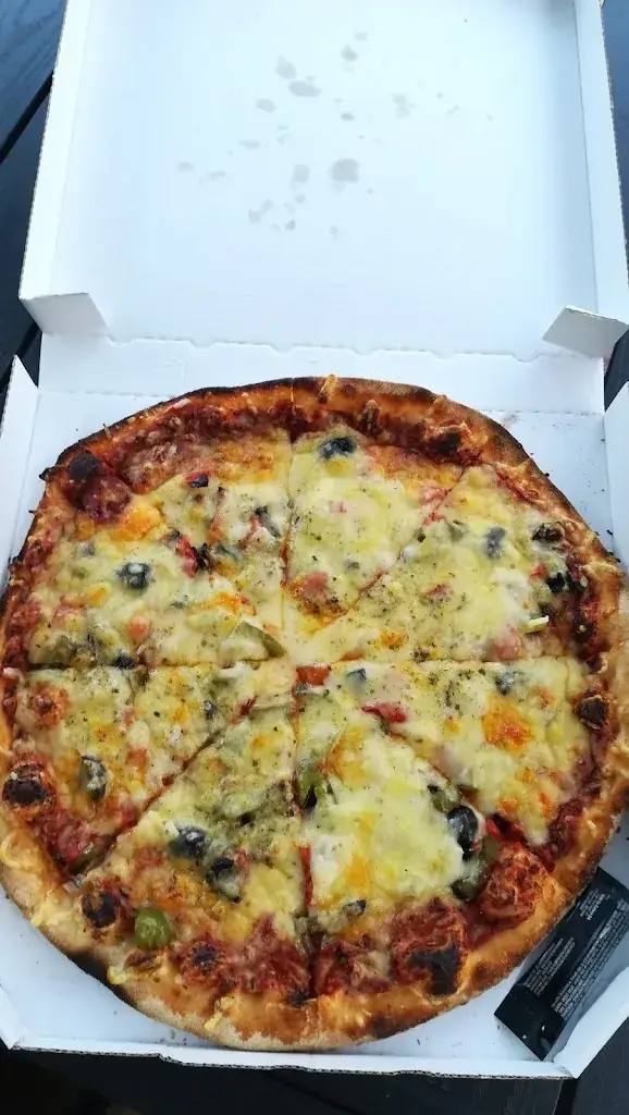 andre darnaud_Aux 2 Amis _Venelles_review