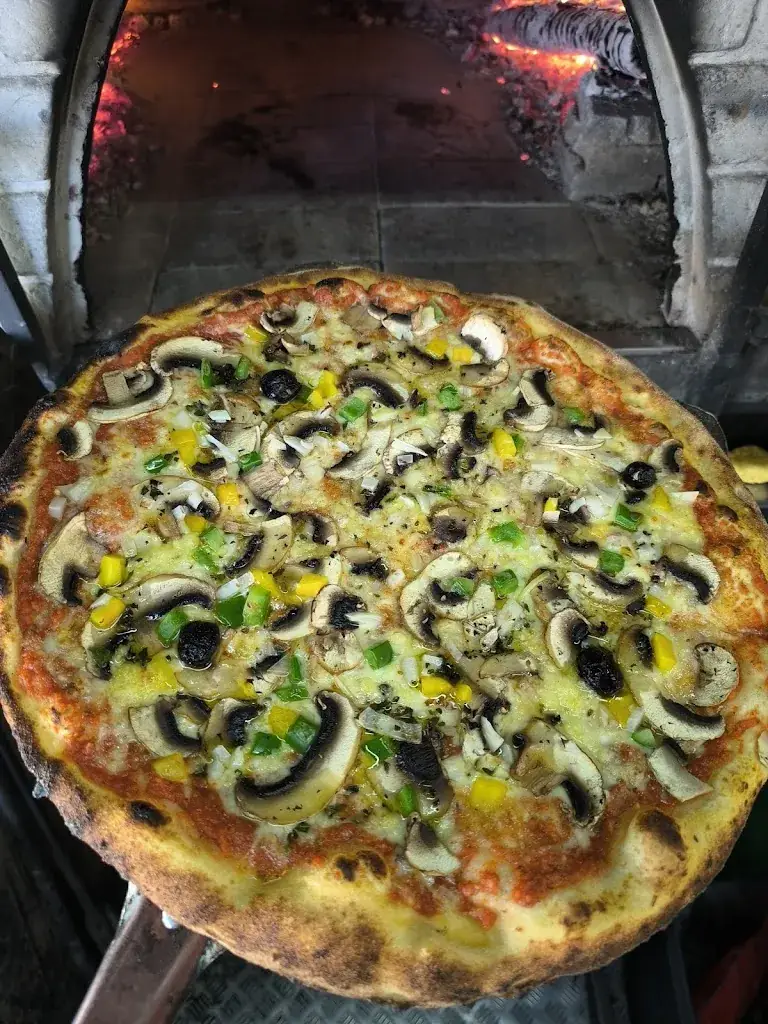 Le Camion Jaune_Venelles_slider_image_1