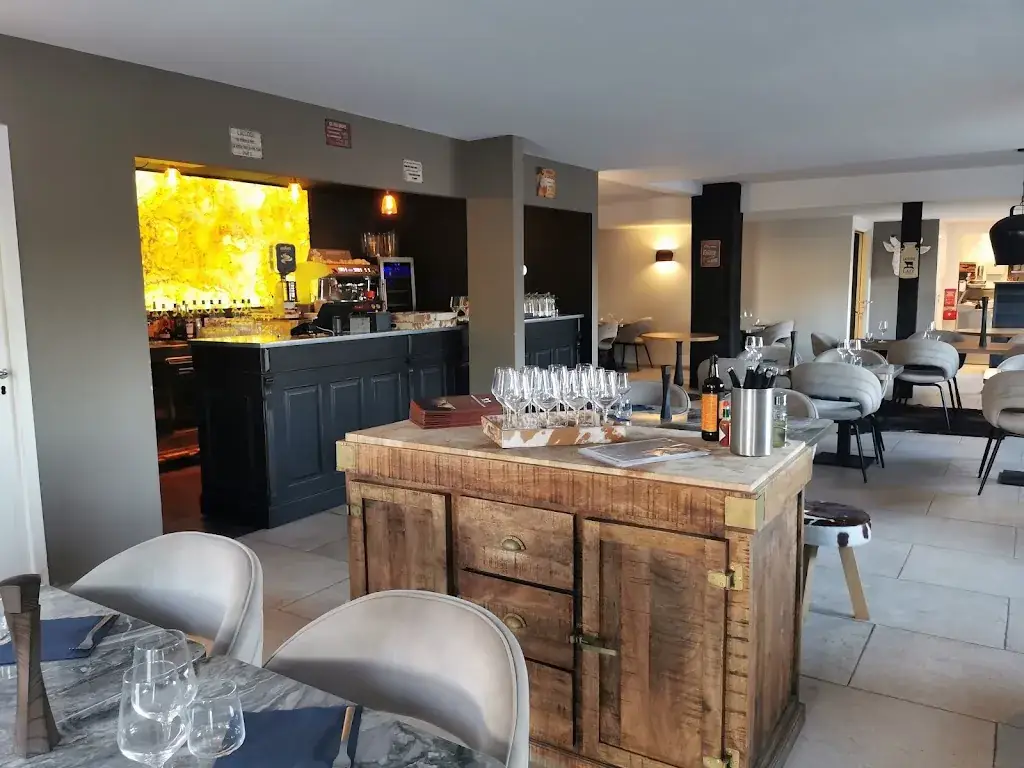 Asgar GADIA_Marguerite sur la Braise_Venelles_review