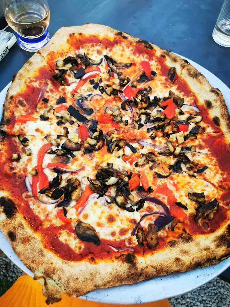 Lisa Pons_Fourneau du Rond-Point_Aix-en-Provence_review