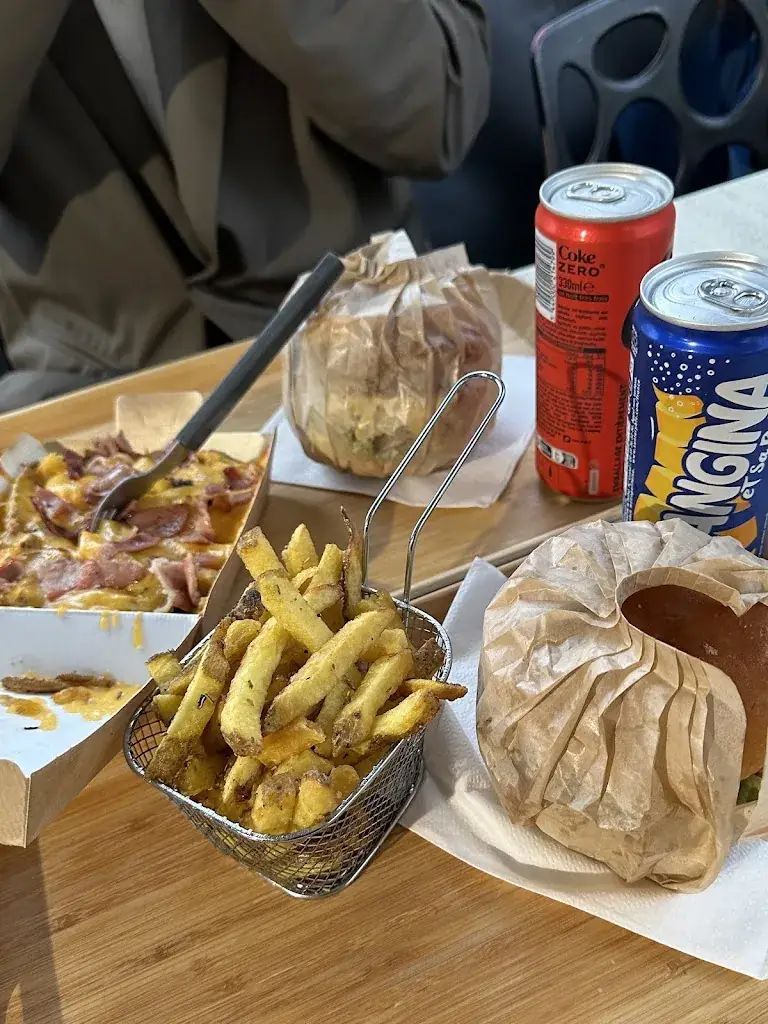 Jihee Han_Au BEN Burger_Venelles_review