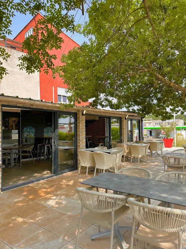 MC BURGER restaurant in Venelles