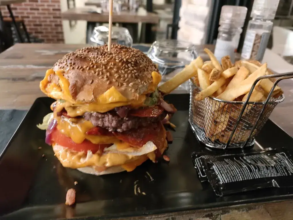 MC BURGER_Venelles_slider_image_3