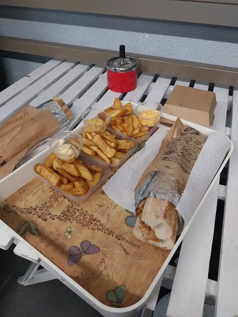 Manon_SNACK T.S_Venelles_review