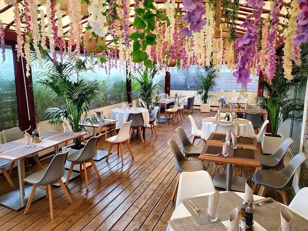 La Romance_Villeneuve-Loubet_slider_image_1