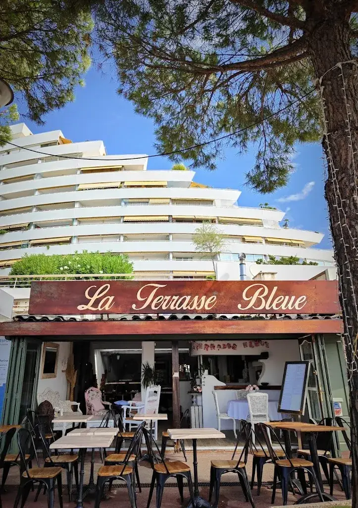 La terrasse bleue restaurant in Villeneuve-Loubet