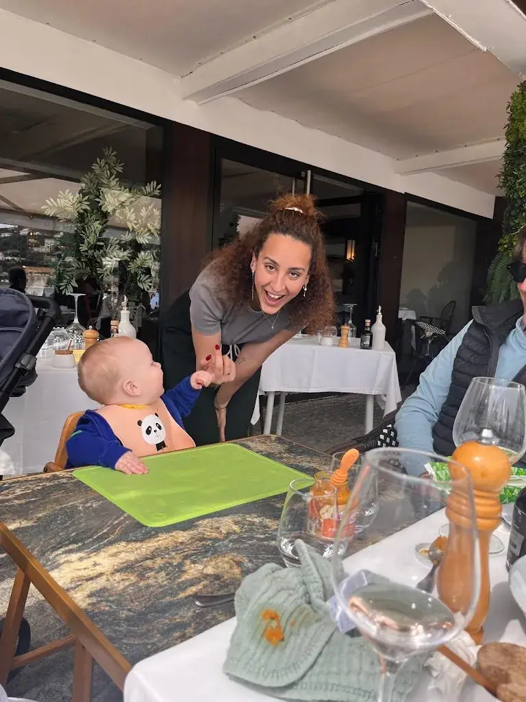 Cameron Winterink_Olivula_Villefranche-sur-Mer_review