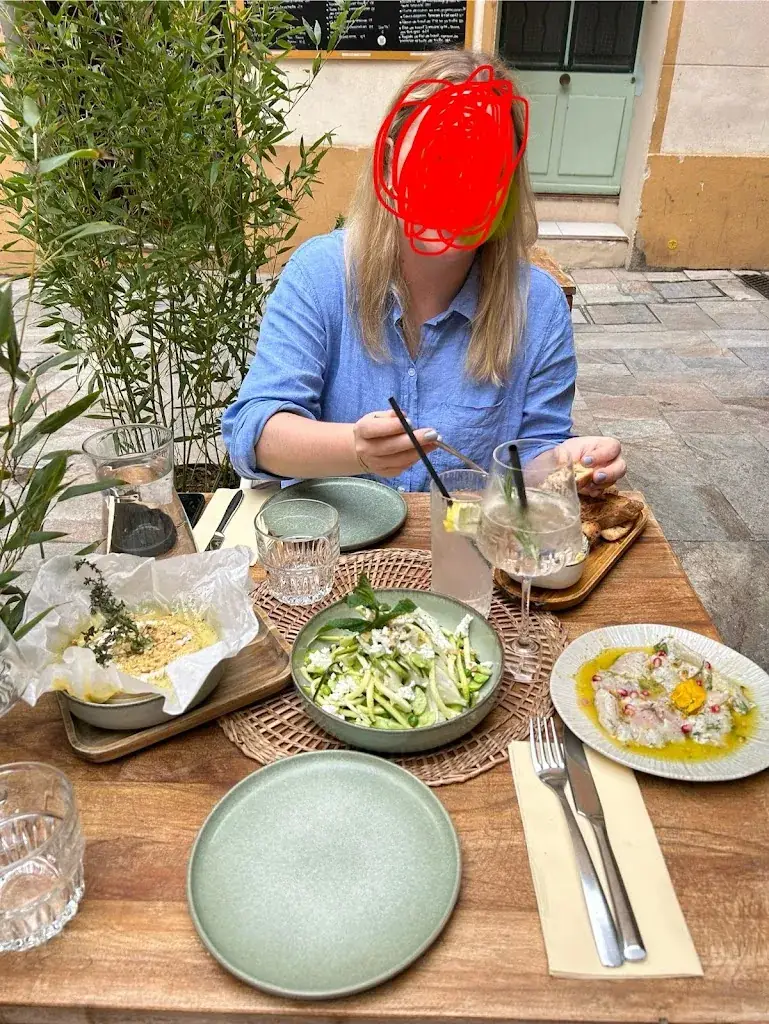 Arvid Raa_Cave Nature_Villefranche-sur-Mer_review