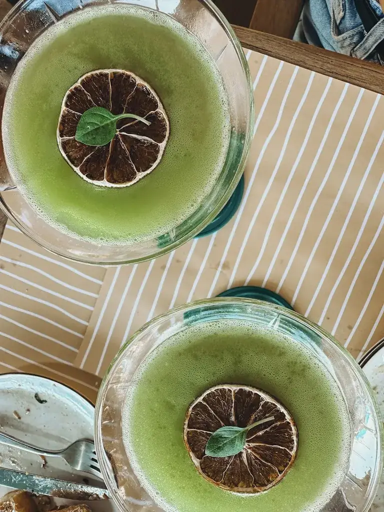 Olivia Oostmeijer_DRY Restaurant & Cocktail Bar_Villefranche-sur-Mer_review