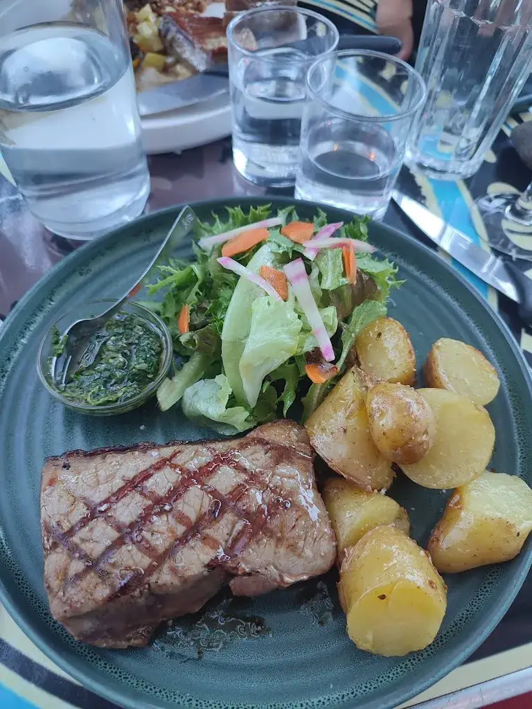 Bistro Resto Lulu's_Privas_slider_image_3