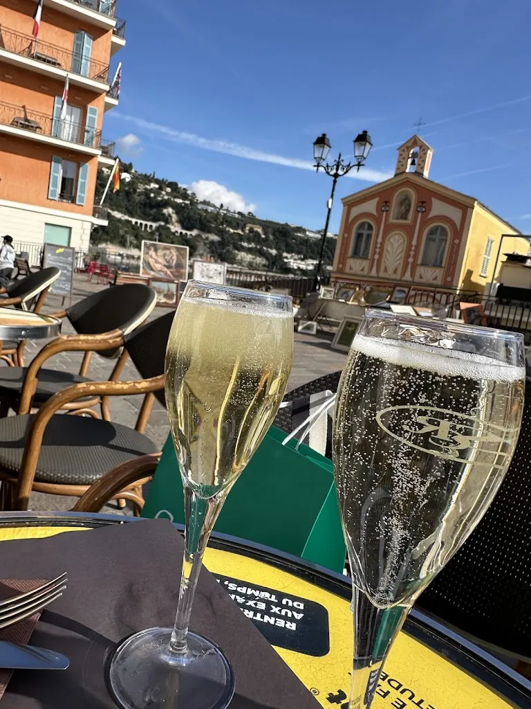 R Cappello_Les Palmiers_Villefranche-sur-Mer_review
