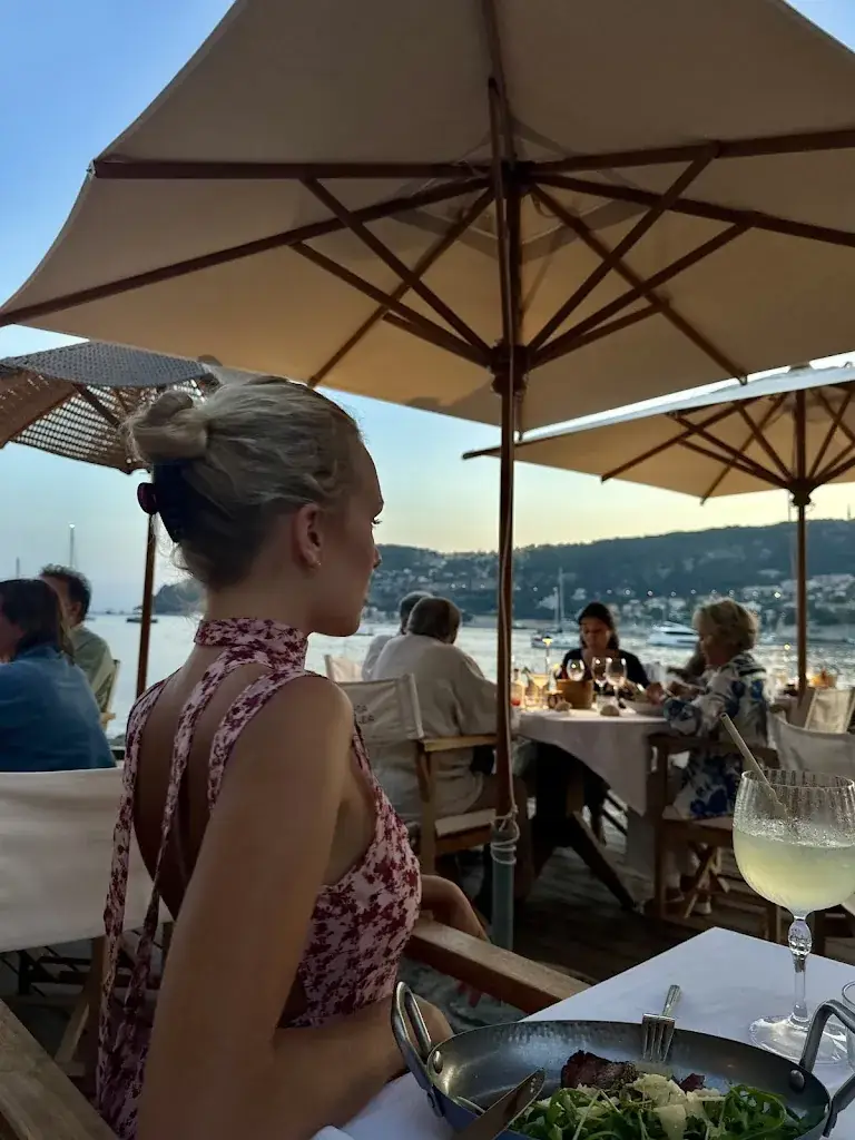 J K_Plage Casa Soleia_Villefranche-sur-Mer_review
