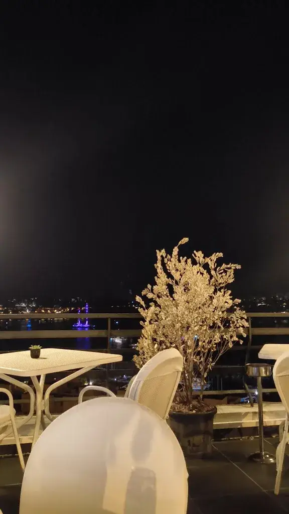 La Terrasse du Versailles_Villefranche-sur-Mer_slider_image_2