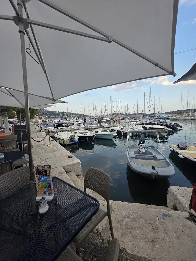 La Baleine Joyeuse_Villefranche-sur-Mer_slider_image_3