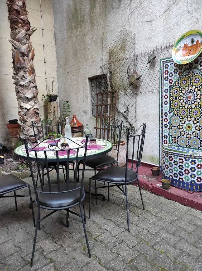 Les Jardins de Marrakech Restaurant in Privas