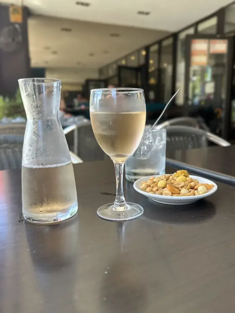 Kate Delahoussaye_Le Lounge Brasserie Restaurant_Villefranche-sur-Mer_review