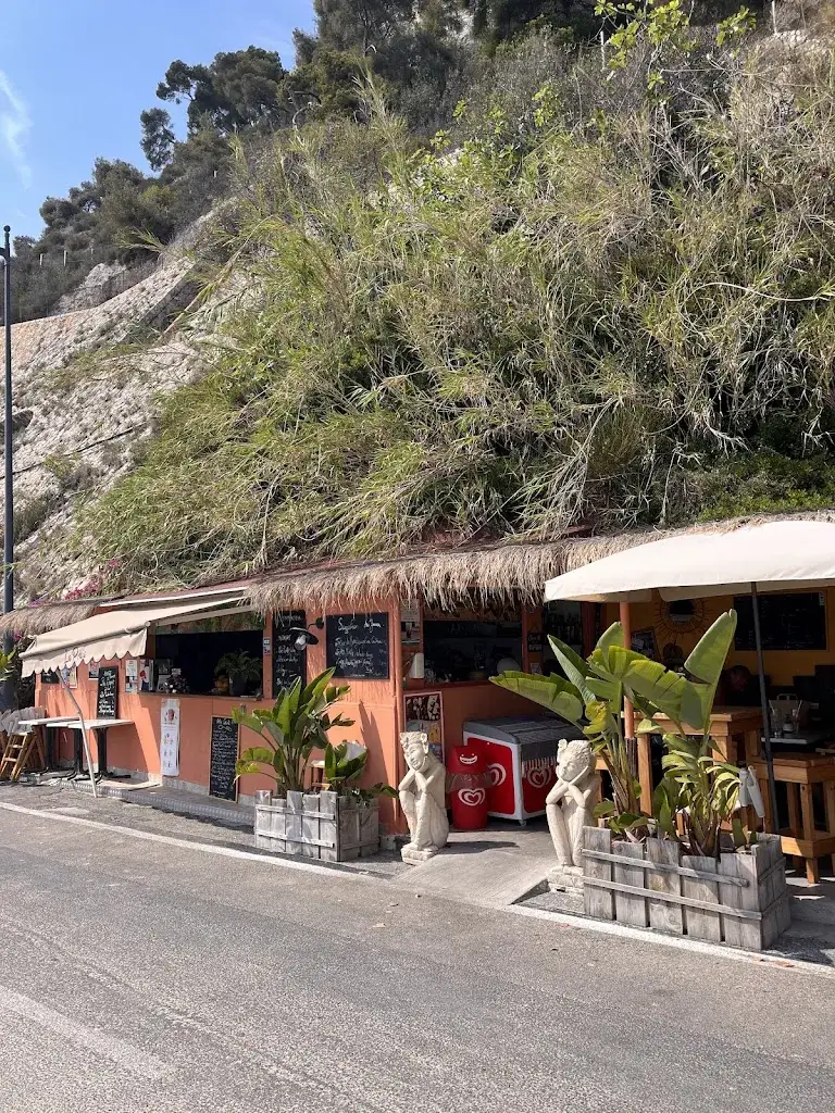 Gaston D'Apice_La Praia_Villefranche-sur-Mer_review