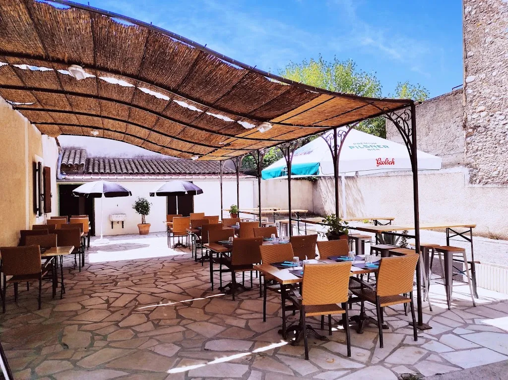 Le César restaurant in Volonne