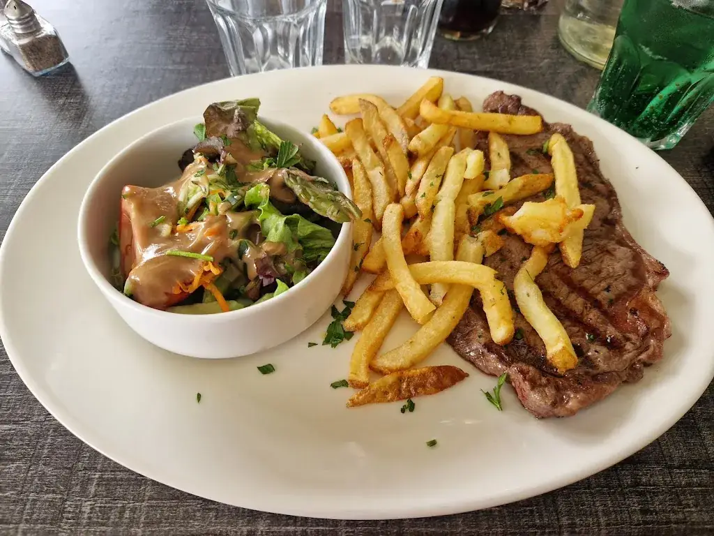 Julie Lazzarotto_L’Estello_Privas_review