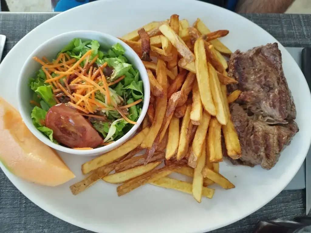 Victoria LEVEUGLE_L’Estello_Privas_review