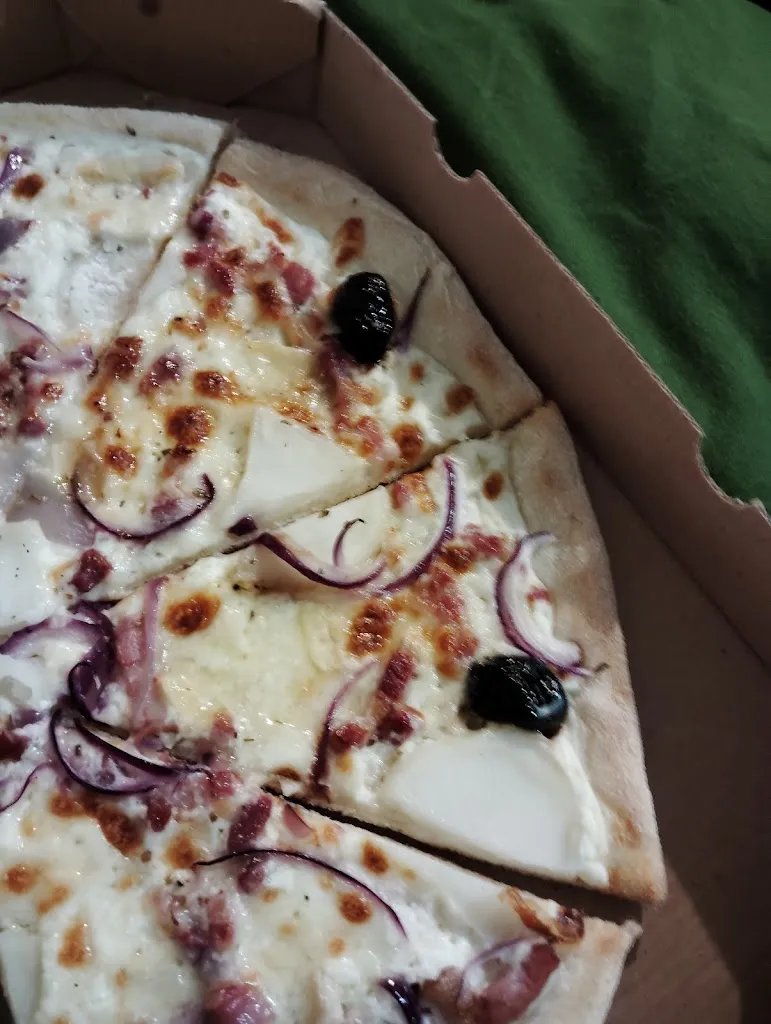 morgan ferigo_PIZZA & PASTA_Visan_review