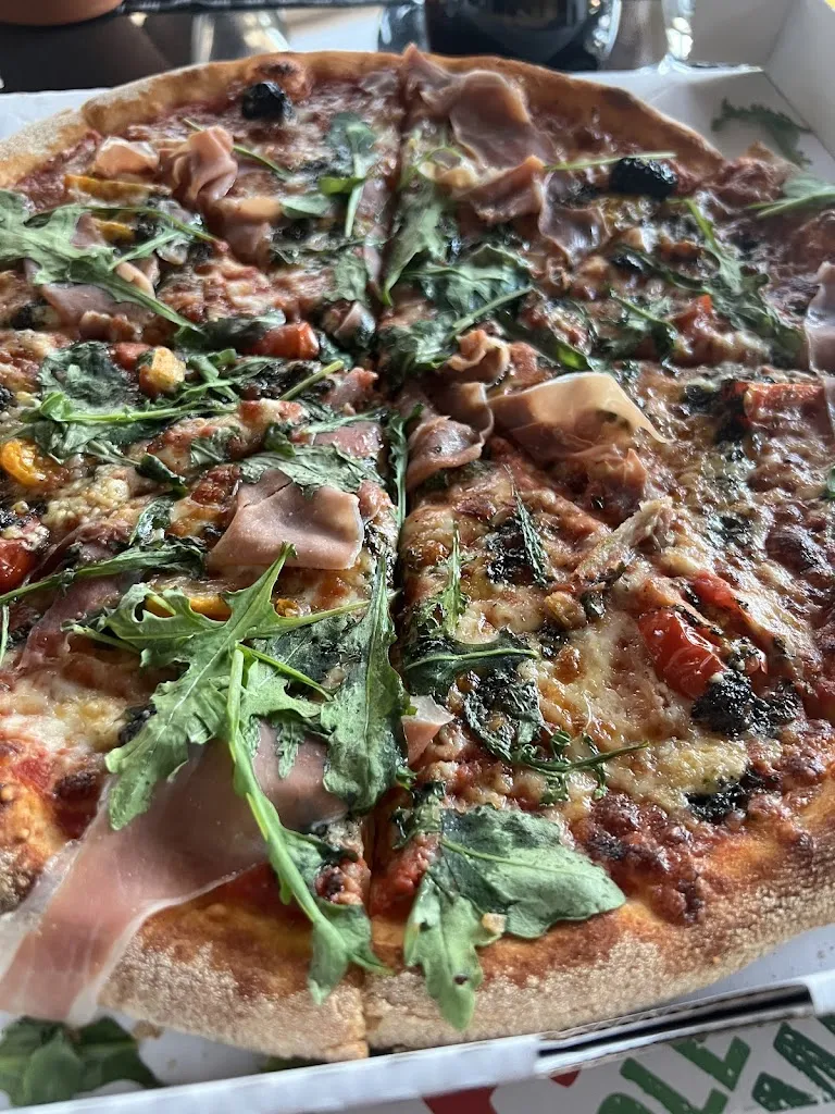 Morgane Platt_PIZZA & PASTA_Visan_review