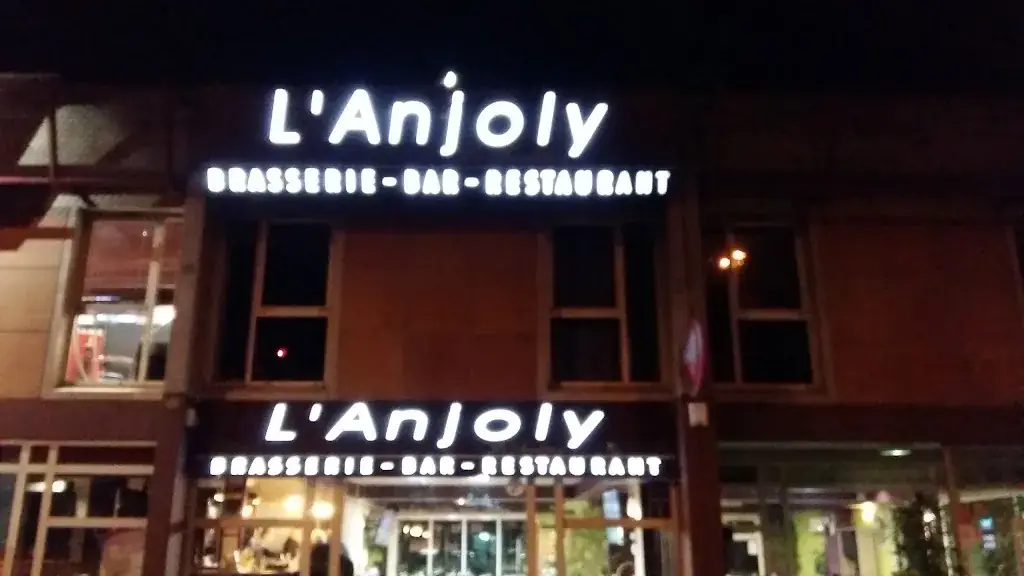L'Anjoly 3 restaurant in Vitrolles