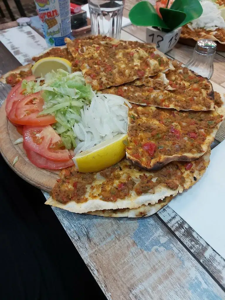 Menü_Les Tonnelles De Kasya_Vitrolles_Bild_4