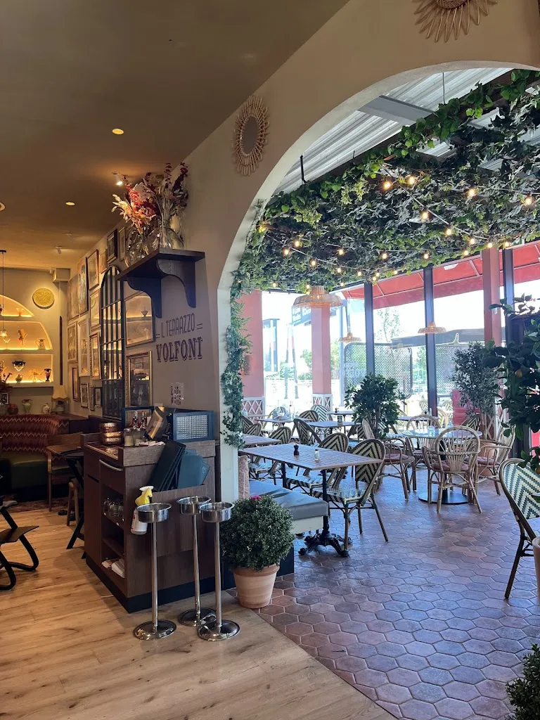 Laura_Volfoni Vitrolles_Vitrolles_review